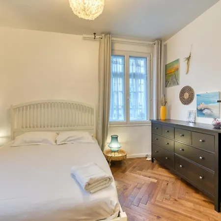 Vieux Marche Sublime Avec Ascenseur