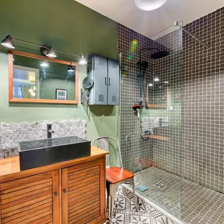 Vieux Marche Sublime Avec Ascenseur Daire Rouen